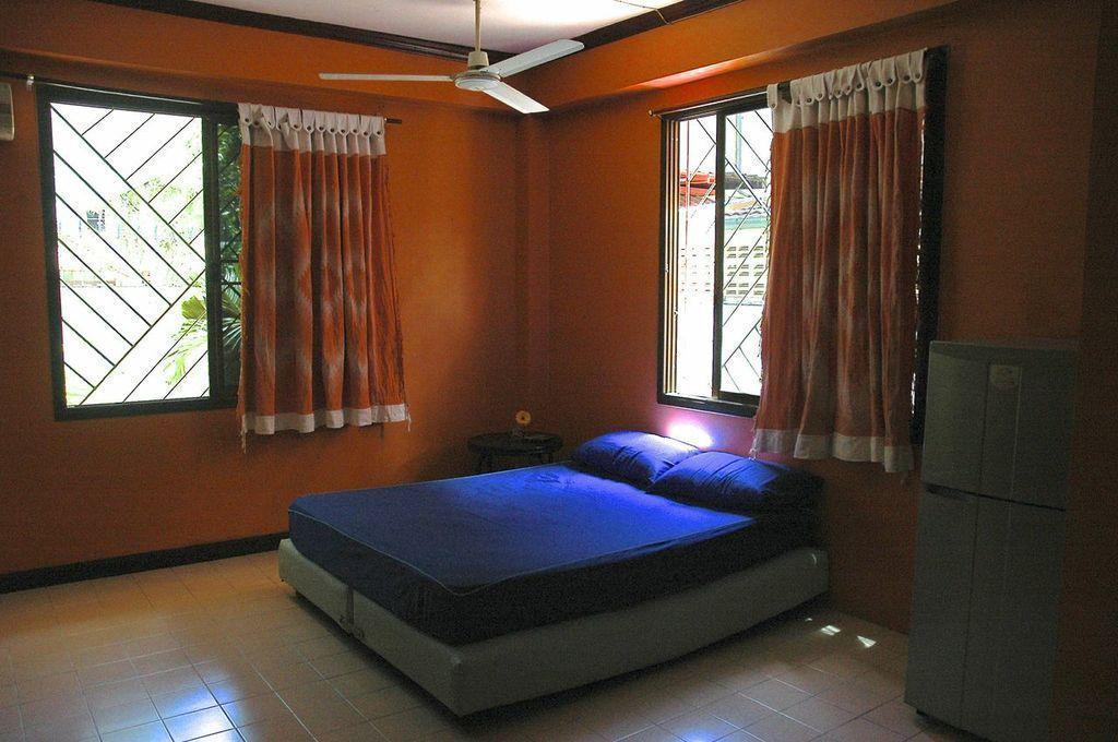 At Ease Guesthouse Pattaya Pokój zdjęcie